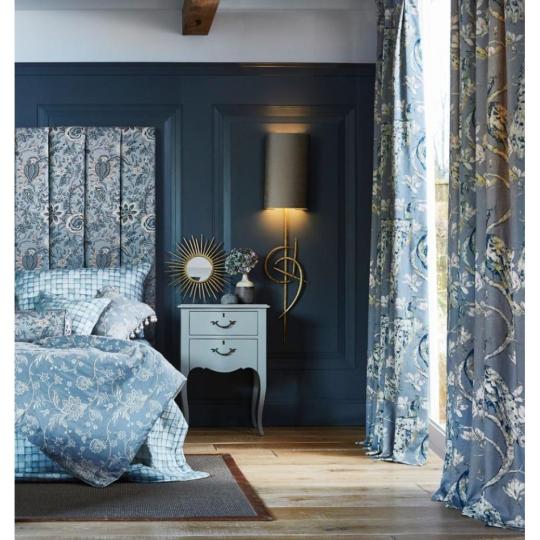 modry pav vyzorovany textil latka elegantny klasicky kastiel country design byt vila hotel obyvacka spalna nabytok zaves.jpg